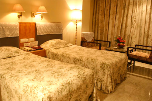 Hotel Parisutham